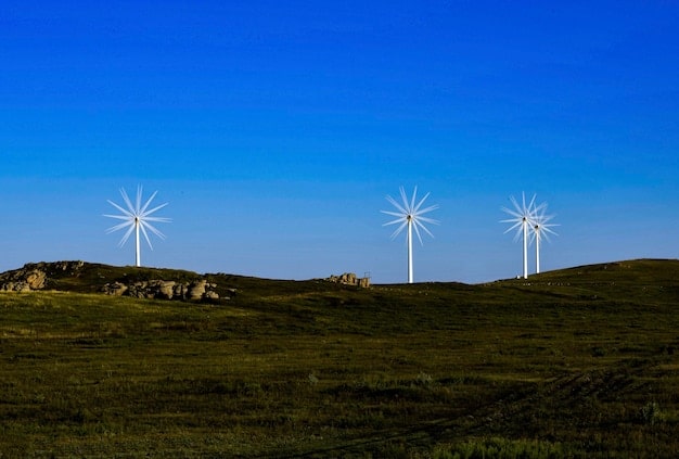 Wind Turbine Blade Recycling: New Tech & Sustainable Solutions