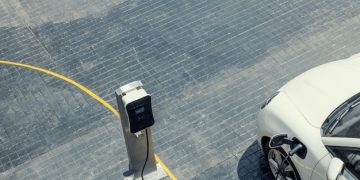 Investing in US Electric Vehicle Infrastructure: Potential Returns - Cover Image