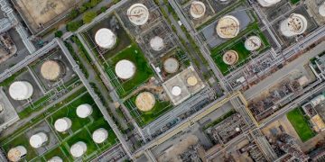 Investing in US Carbon Capture Tech: Risk or Reward in 2025? - Cover Image