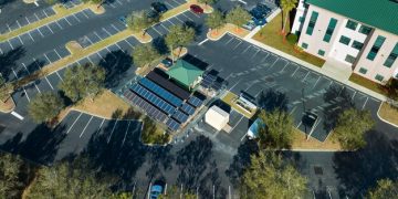 Investing in US Electric Vehicle Infrastructure: Potential Returns - Cover Image